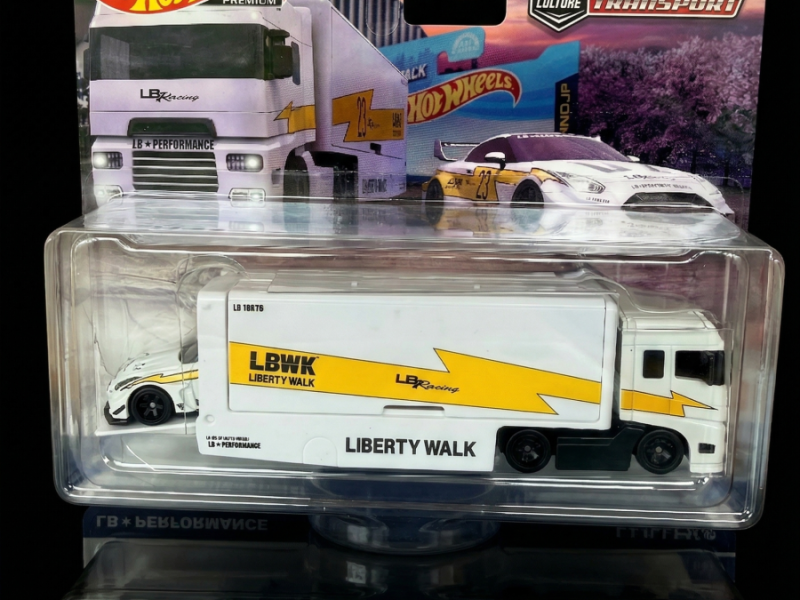 Hot Wheels Team Transport LB-Silhouette GT Nissan 35GT-RR