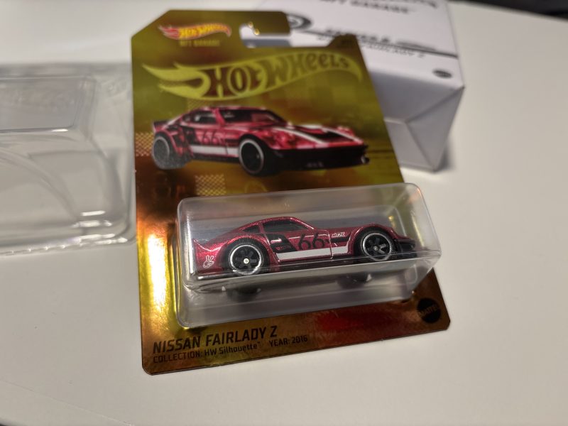 Hot Wheels NFT Garage Series 8, Nissan Fairlady limitiert auf 1.800 Stück, goldene Karte